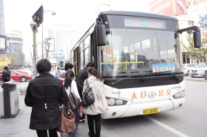 首末班时间调整，部分线路临时改道—今日起公交线路有变化