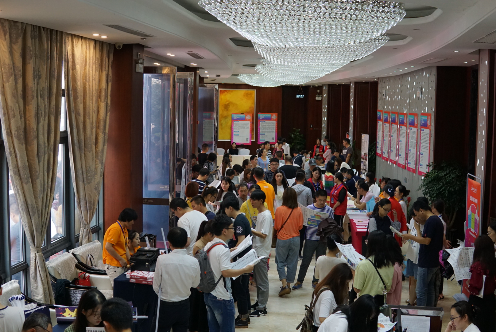 不经历风雨怎么见彩虹，2019太仓毕业生招聘会圆满落幕